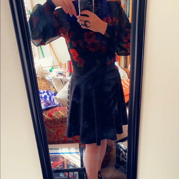 Meet your Posher, Lori - Picture 3 of 4